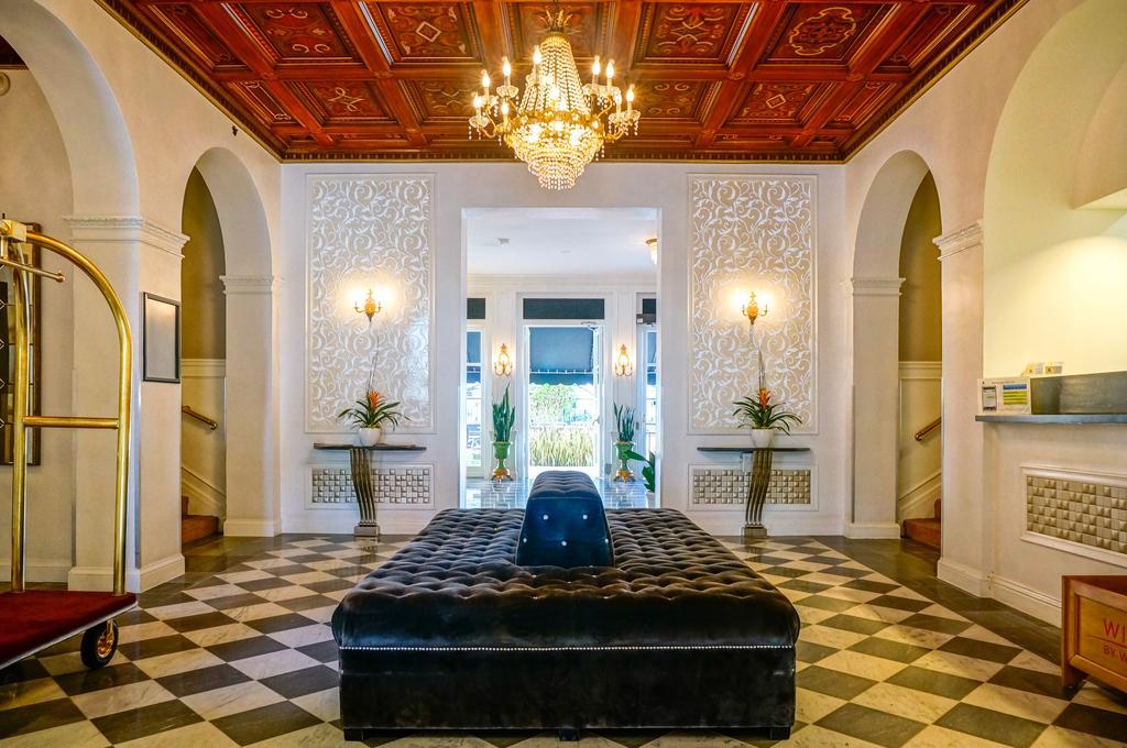 Inn At The Park Сан-Диего Экстерьер фото