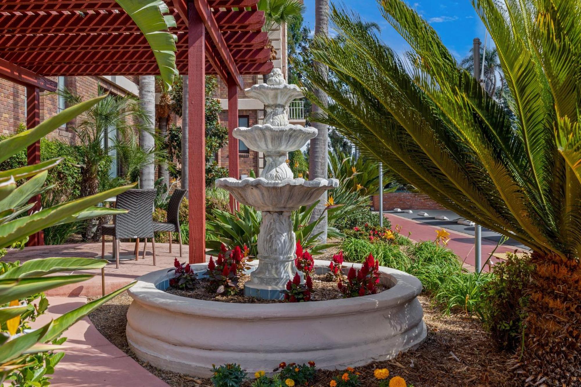 Inn At The Park Сан-Диего Экстерьер фото